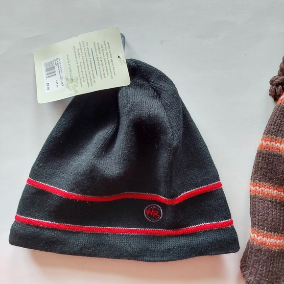 Brand New Bundle Of 2 Winter Toques Hats - Picture 2 of 5